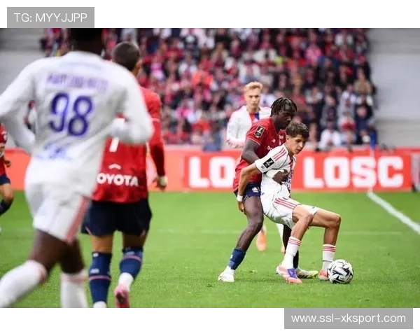 南野拓实冷静推射，摩纳哥爆冷后全队相拥庆祝